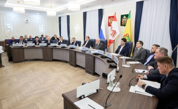 Олег Мельниченко поручил строго соблюдать сроки программы переселения по нацпроекту