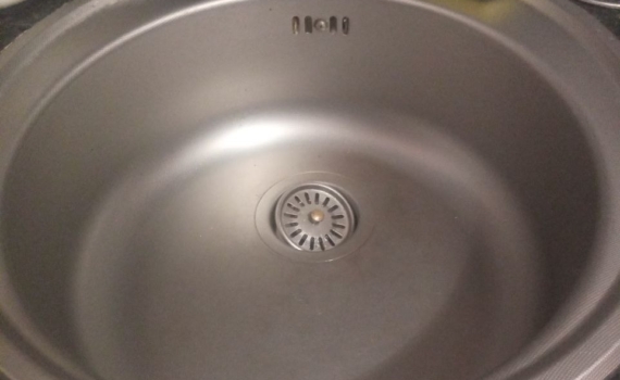Раковина из нержавейки засияет как новая: дешевый лайфхак — без химии и царапин за 5 минут Раковина из нержавейки засияет как новая: дешевый лайфхак — без химии и царапин за 5 минут